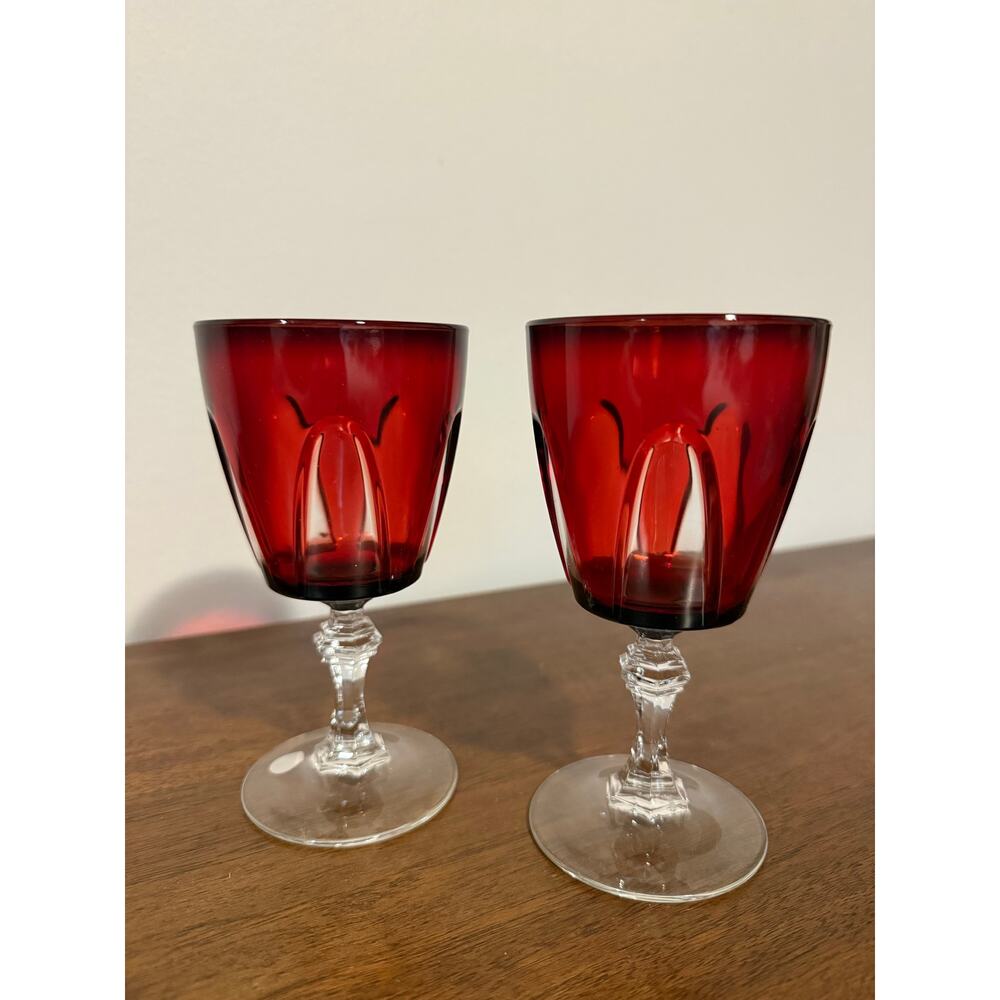 Cristal d'Arques Durand "Gothic Arch" red wine glasses
